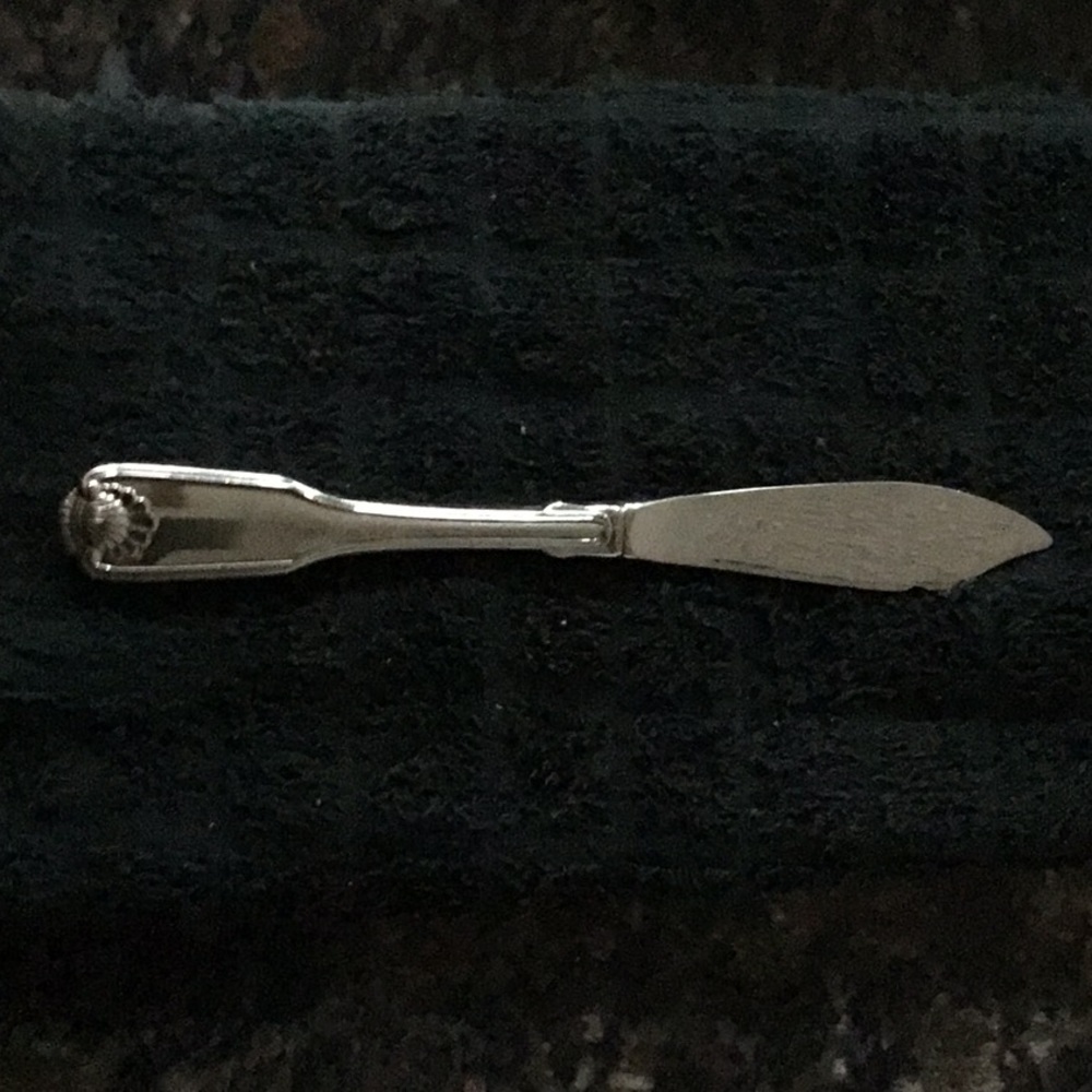 18 Butter knives